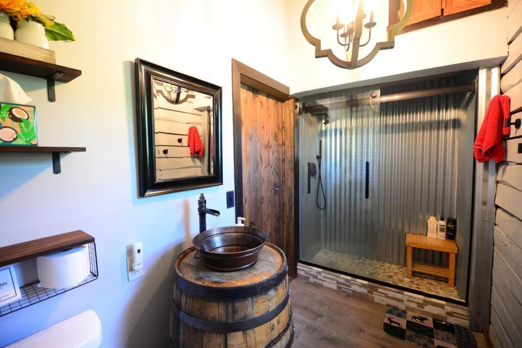 Cozy Cabin With Hottub At Cloverdale Cabins Hinckley Exterior photo