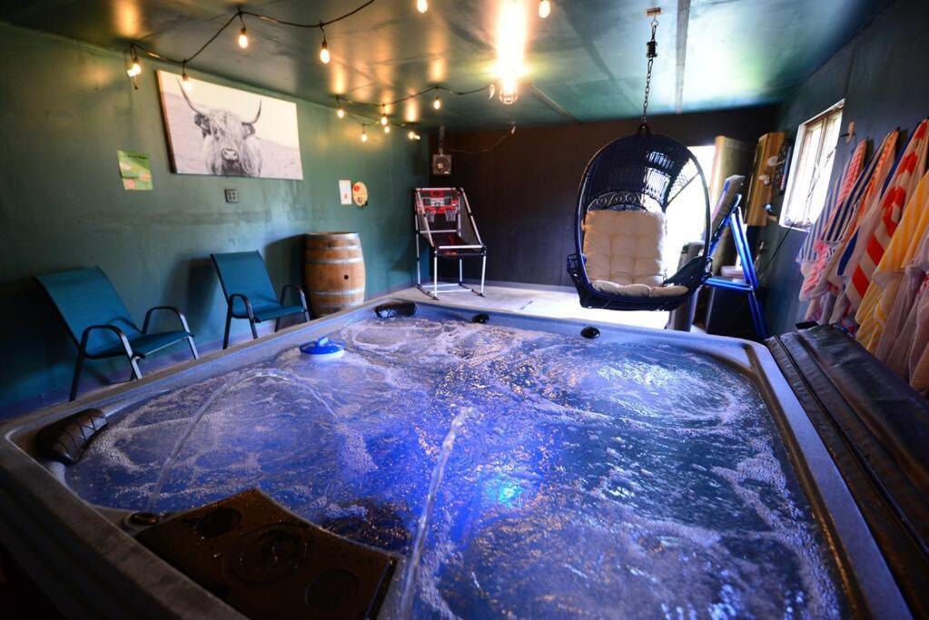 Cozy Cabin With Hottub At Cloverdale Cabins Hinckley Exterior photo