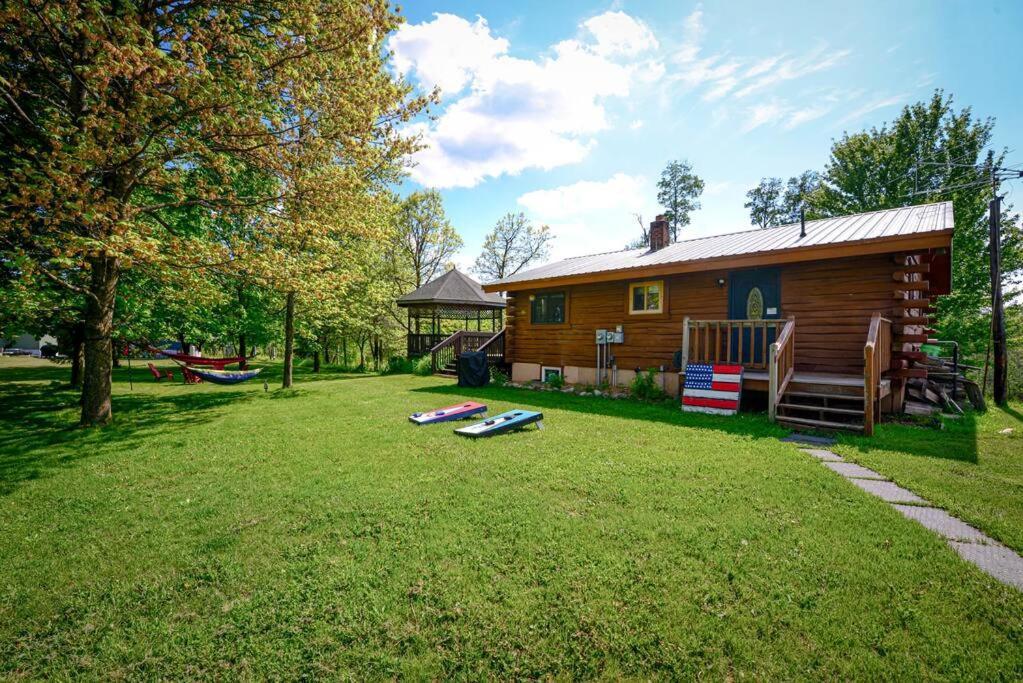 Cozy Cabin With Hottub At Cloverdale Cabins Hinckley Exterior photo